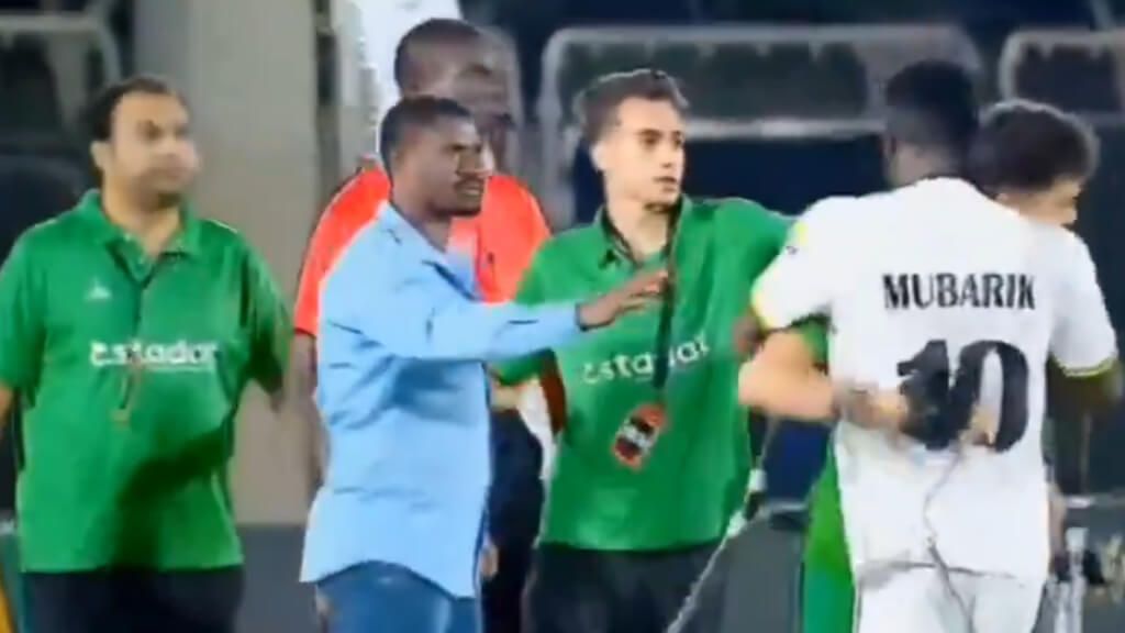  La final de la Copa África también contó con jugadores que se felicitaron deportivamente (foto: @diarionortecom).