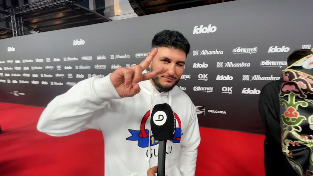 Omar Montes habla con ElDesmarque en la alfombra roja de los Premios Ídolo