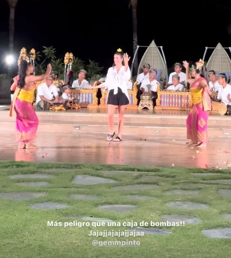 Gemma Pinto, grabada por Marc Márquez, bailando en Bali.