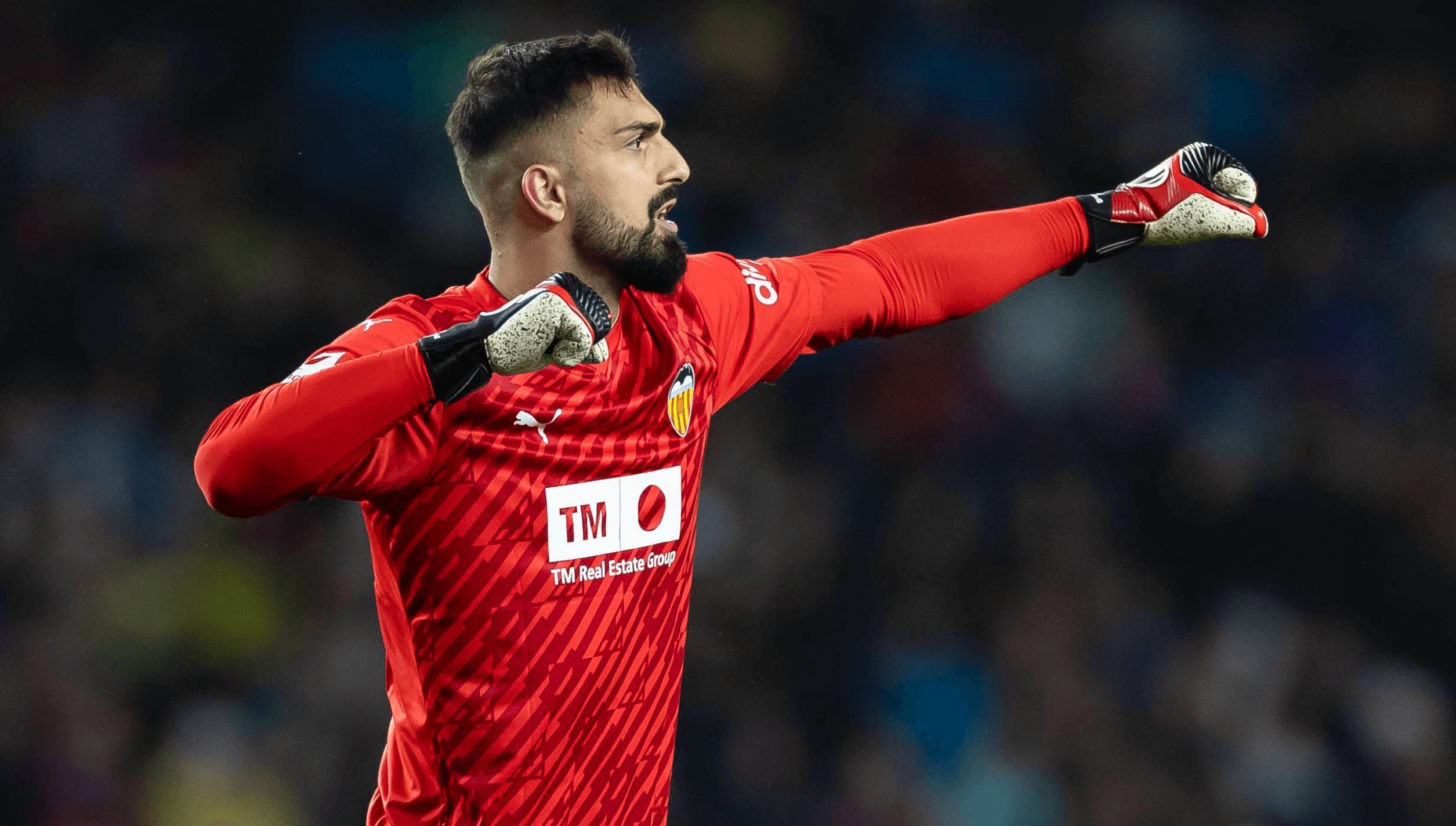  Giorgi Mamardashvili, ante el FC Barcelona.