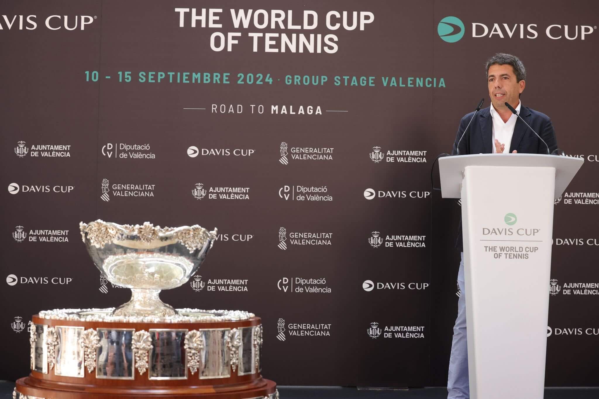 Carlos Mazón habla del Nou Mestalla en la Davis