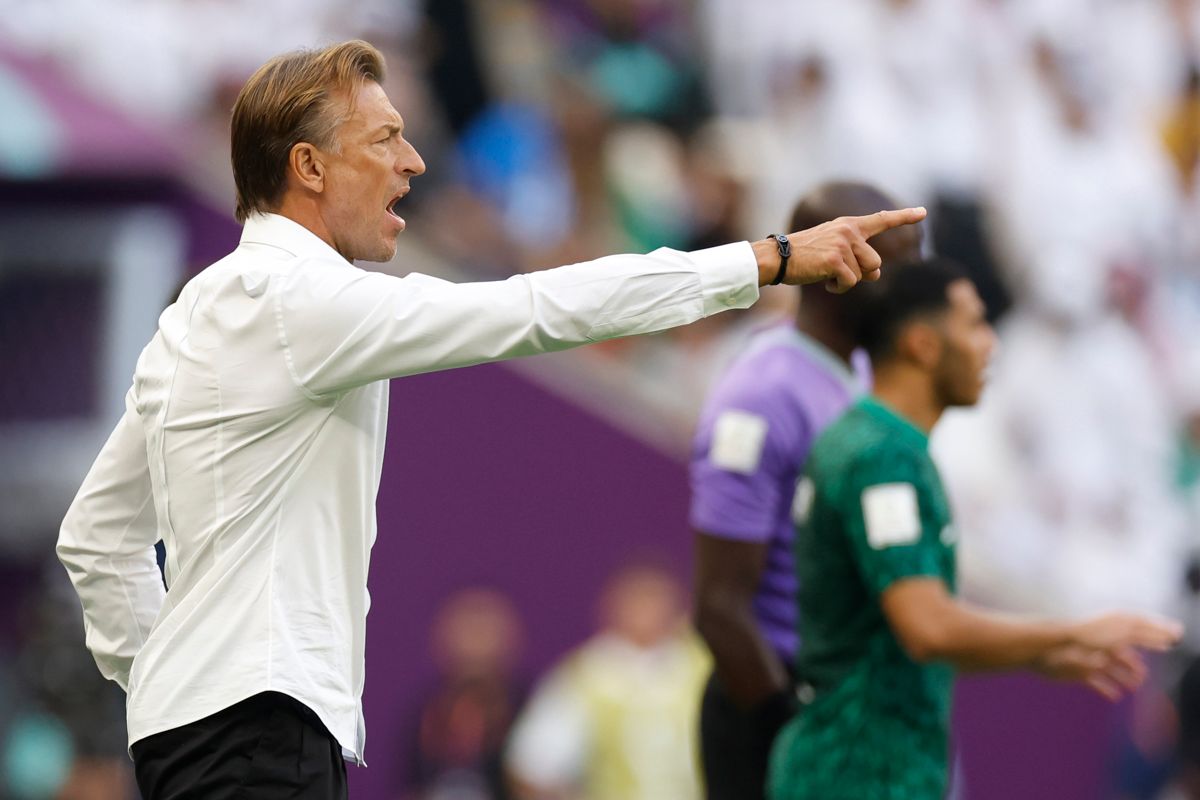  Herve Renard dirige el encuentro ante Argentina.