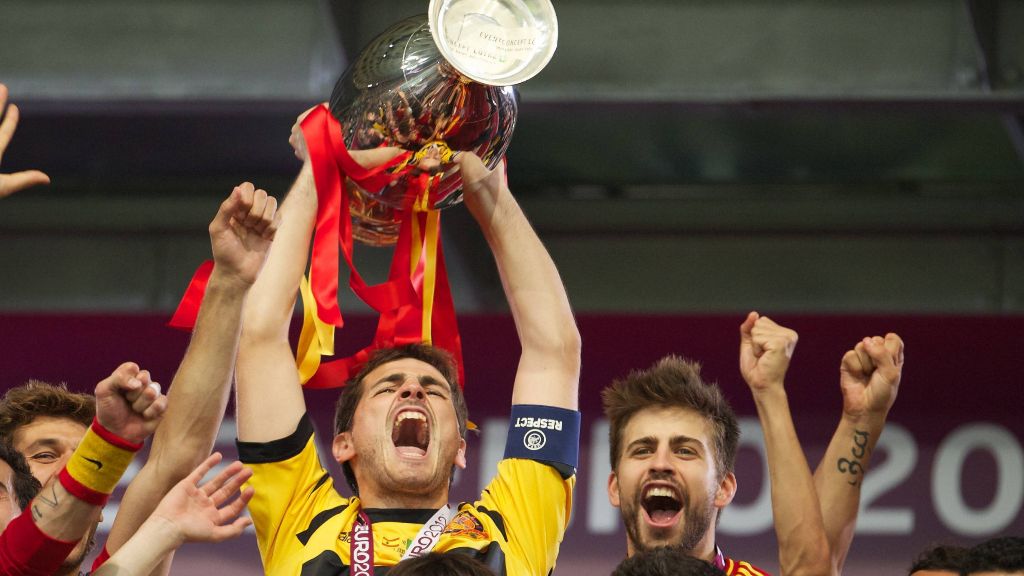  Iker Casillas y Gerard Piqué, compañeros en la selección española (Cordon Press)