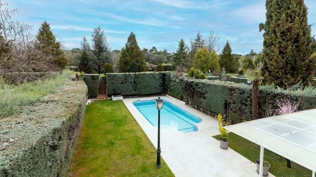  El jardín en donde se hicieron las fotos a Bárbara Rey y Juan Carlos (Captura Idealista)