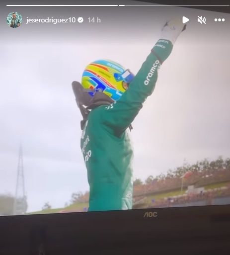  Jesé Rodríguez, jugando al F1 2023 con Fernando Alonso.