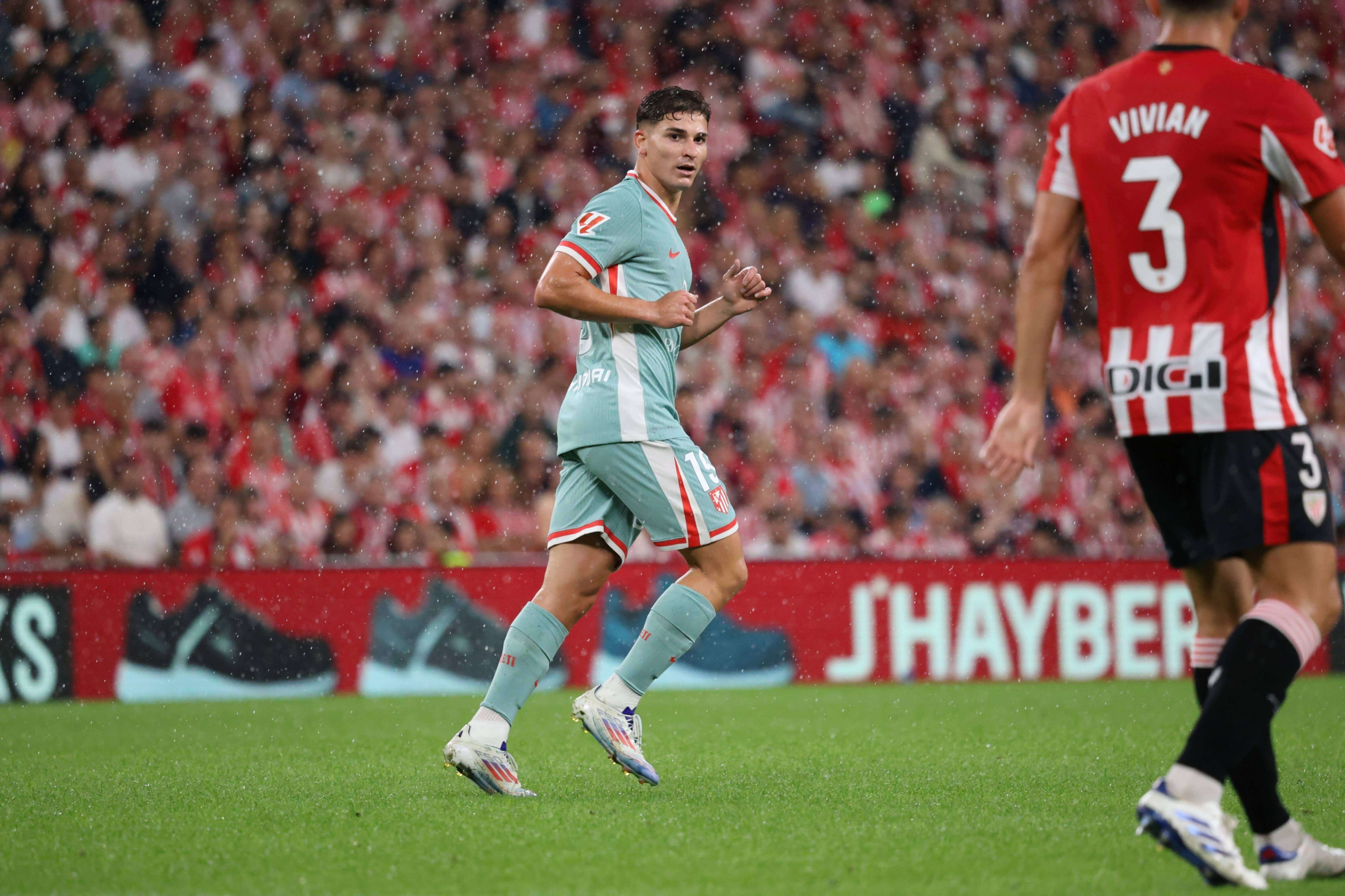  Julián Álvarez, durante el Athletic-Atlético.