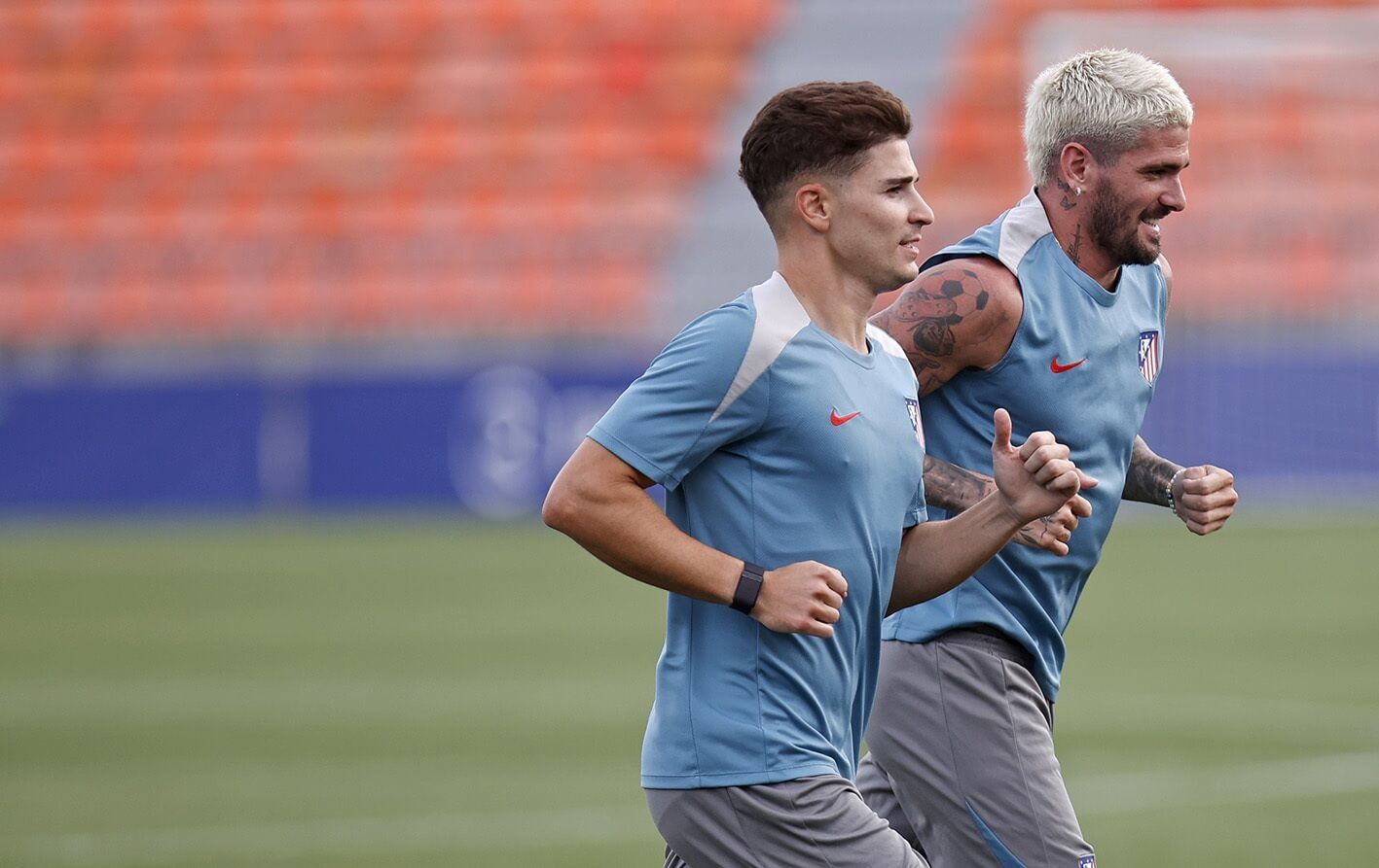  Julián Álvarez y Rodrigo de Paul, en una sesión con el Atlético.