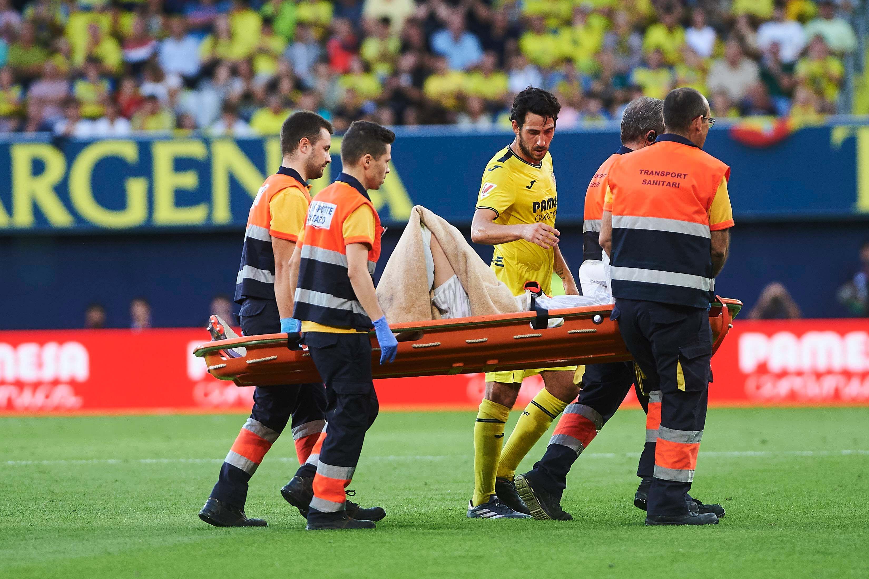  Marc André ter Stegen se marcha en camilla del Villarreal-Barça.