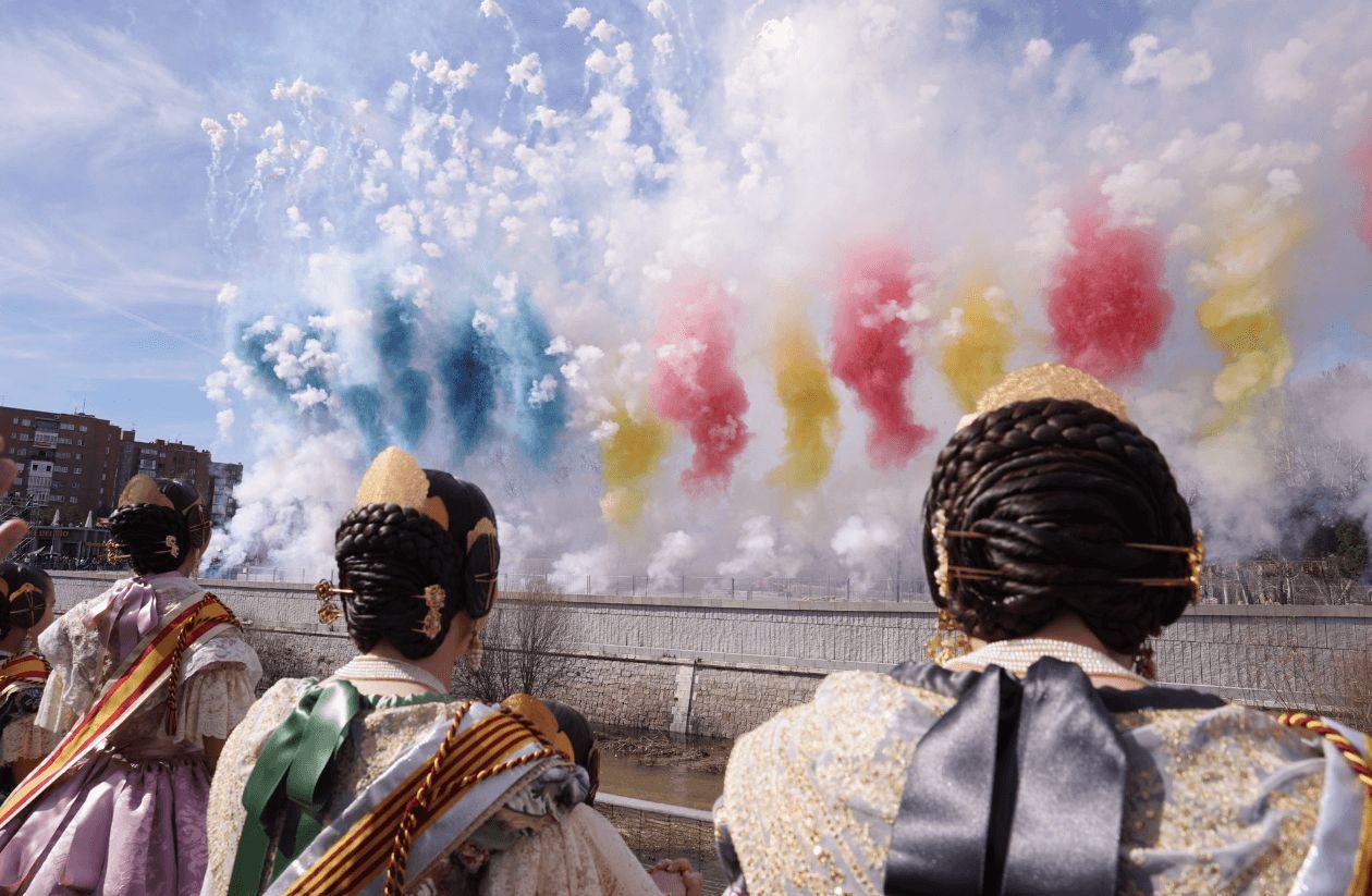 La mascletá valenciana en Madrid Río organizada por Almeida.