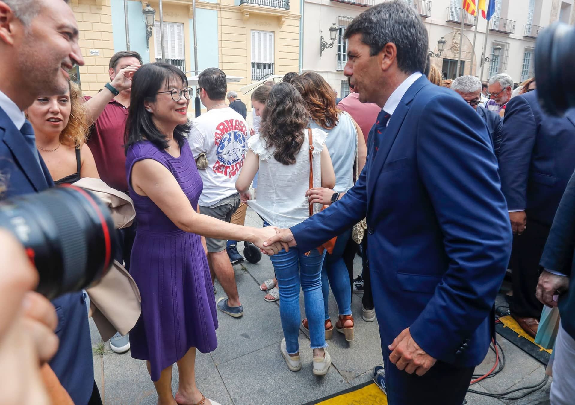  Layhoon con Carlos Mazón y Maria José Catalá