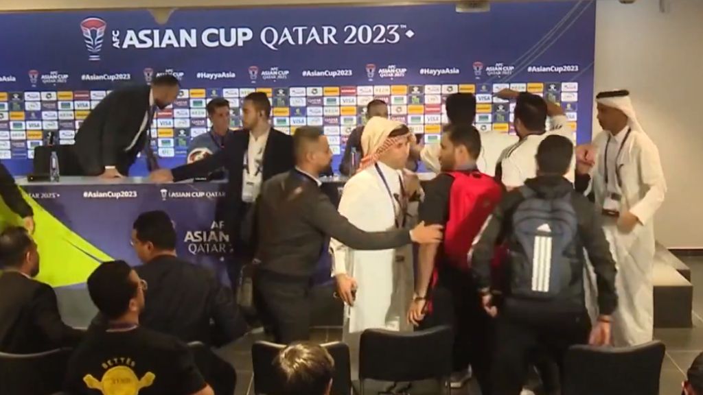  Los periodistas de Irak intentaron agredir a Jesús Casas. (Fuente: @Eurosport_ES)