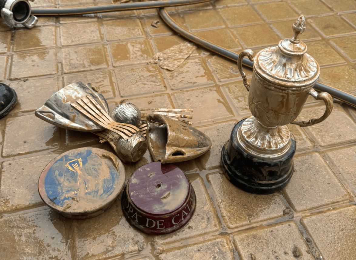 Los trofeos perdidos de Esther Romero por la DANA.