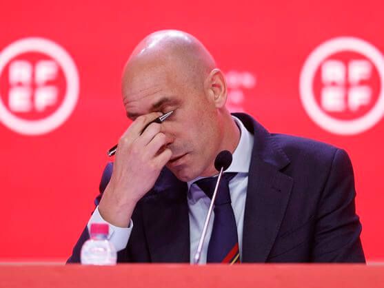 Luis Rubiales, en la Asamblea General de la RFEF (FOTO: EFE).