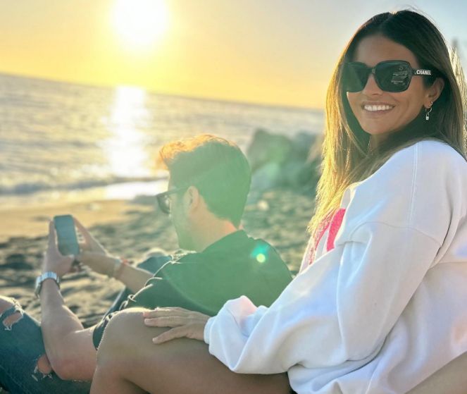  Marta López junto a Efrén Reyero en Málaga (@martalopeztv)