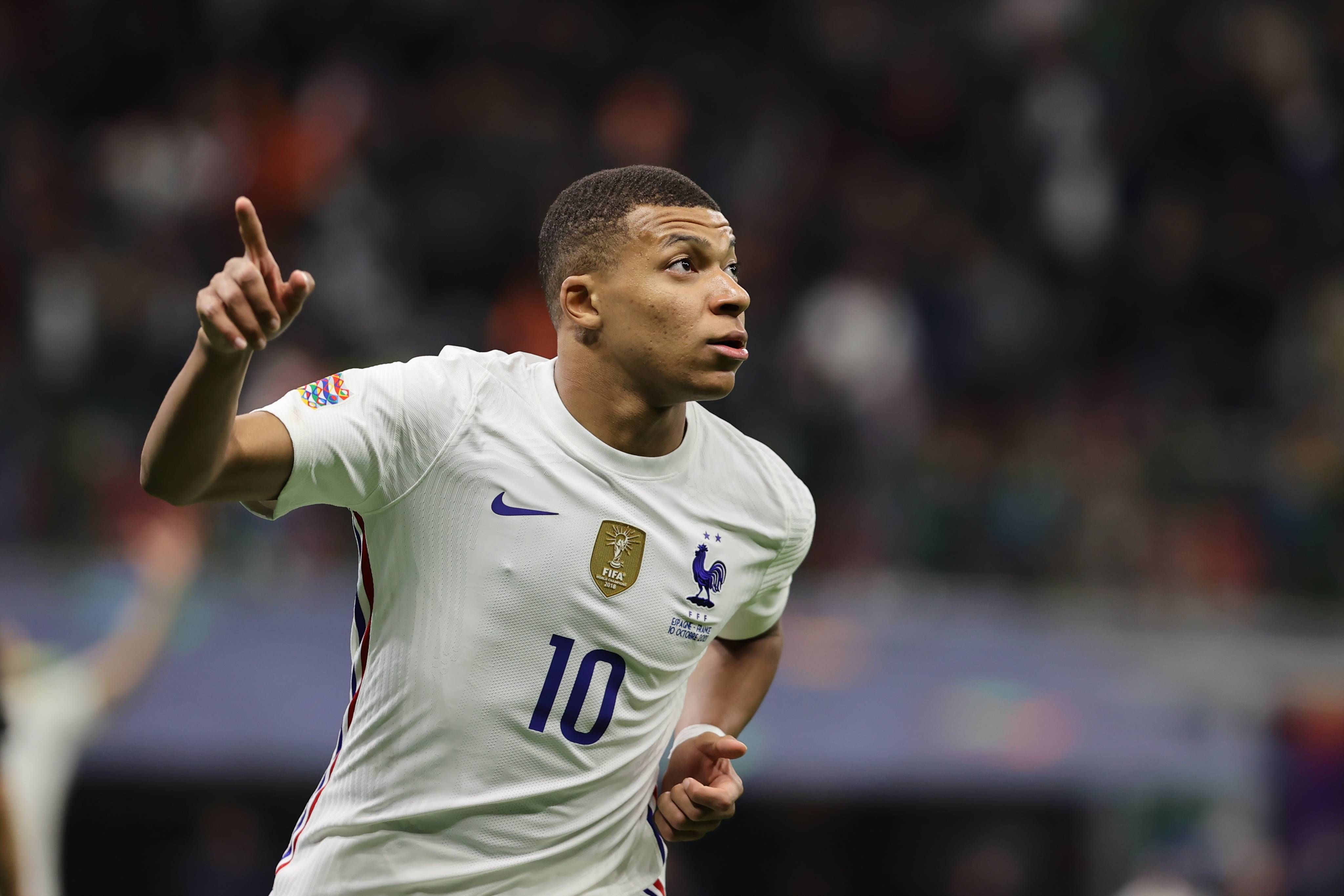  Mbappé celebra su gol en el España-Francia de la Liga de las Naciones.