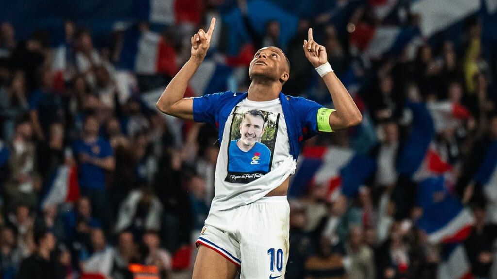  Mbappé dedicándole el gol con Francia a su tío fallecido (Instagram: @k.mbappe)