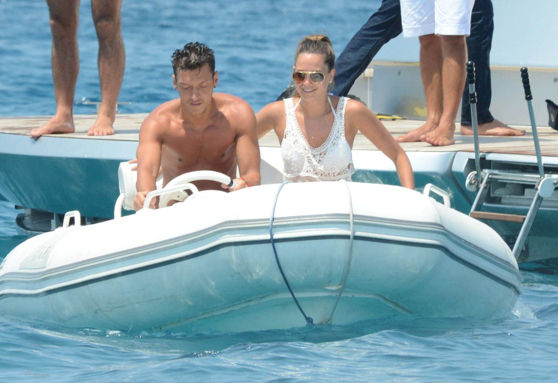  Mesut Özil y su exnovia Mandy Capristo