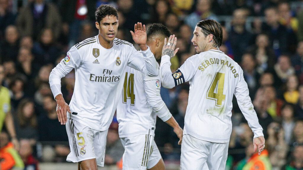  Sergio Ramos y Rapheël Varane en un partido con el Madrid (Europa Press)