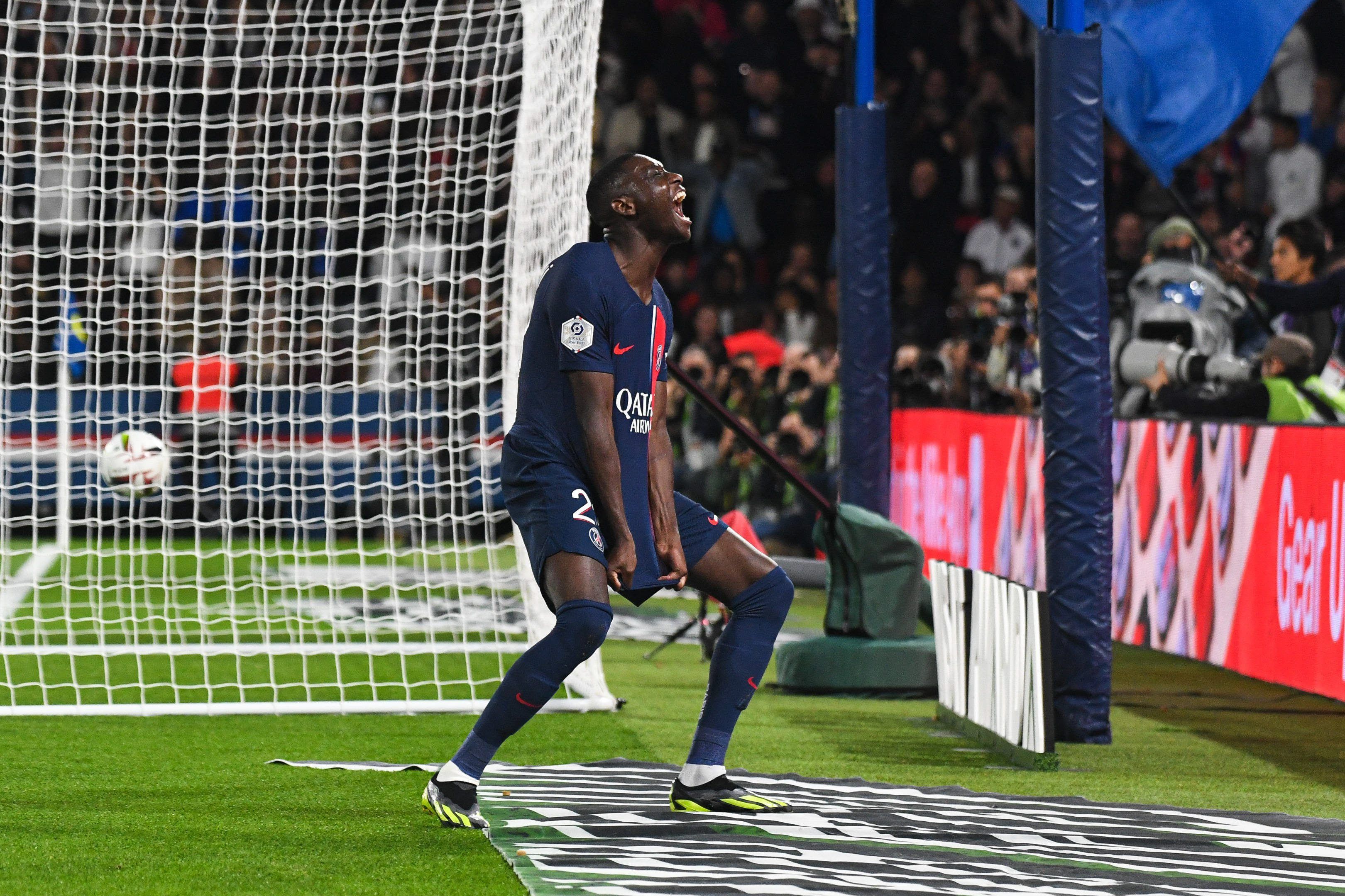  Randal Kolo Muani celebra un gol con el PSG.