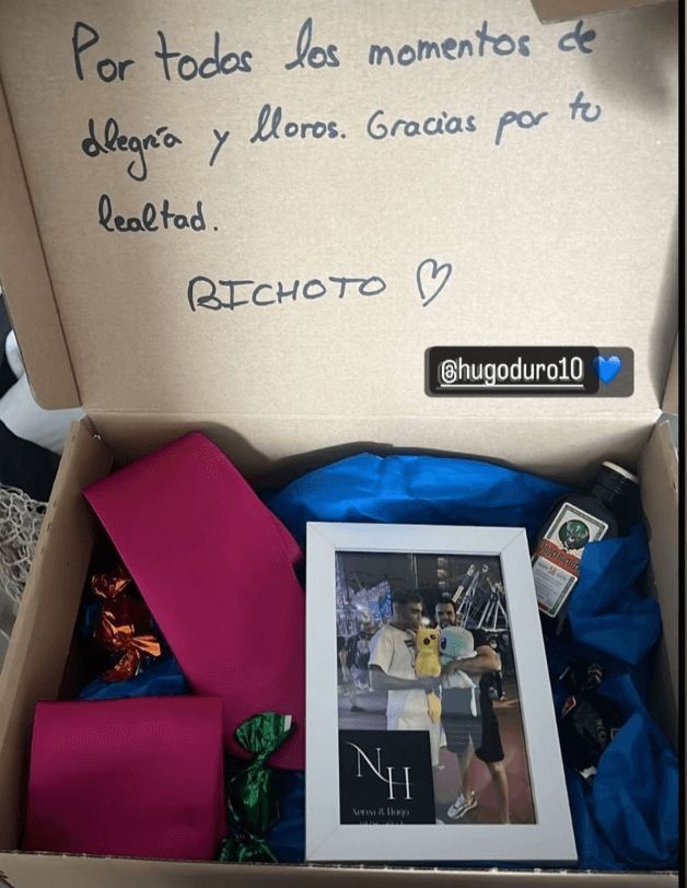 Regalo de Hugo Duro a sus invitados