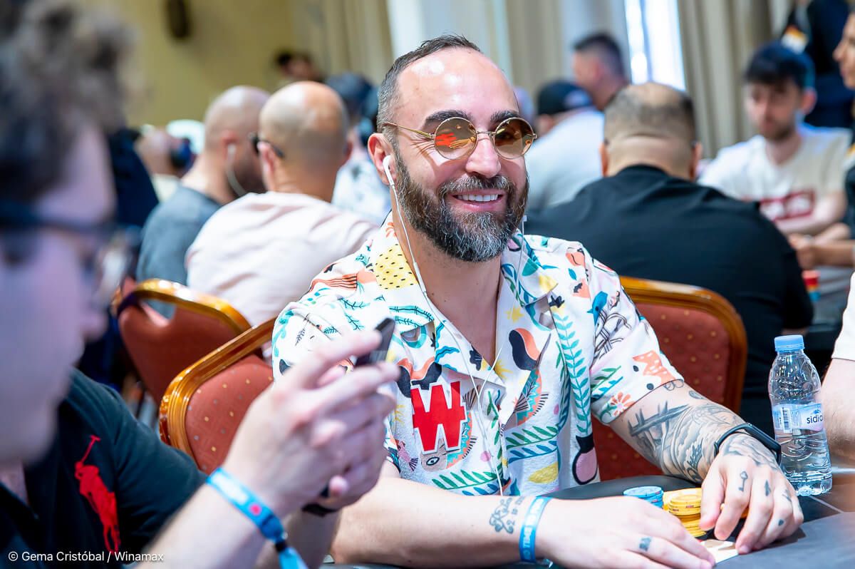  Ricardinho juega al póker