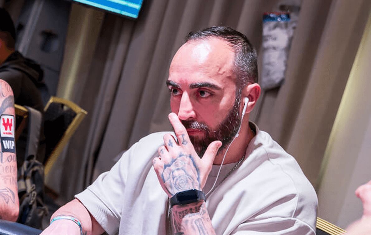 Ricardinho juega al póker