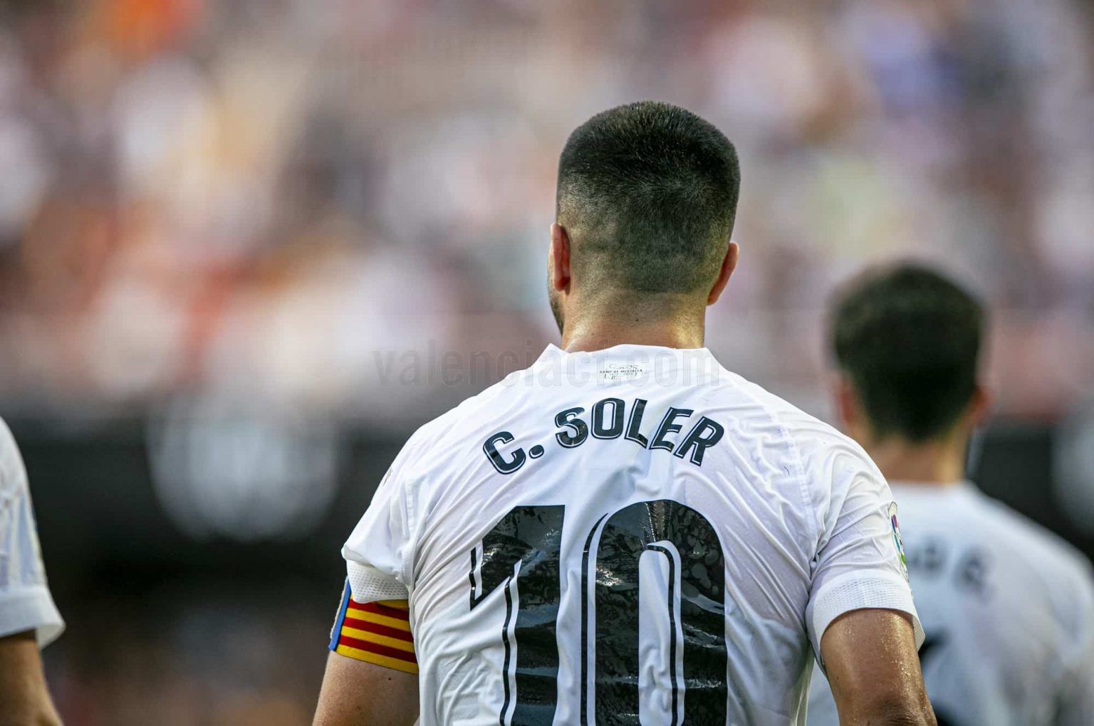 Soler con el 10 a la espalda autor de uno de los relatos de La pelota Sí se Mancha