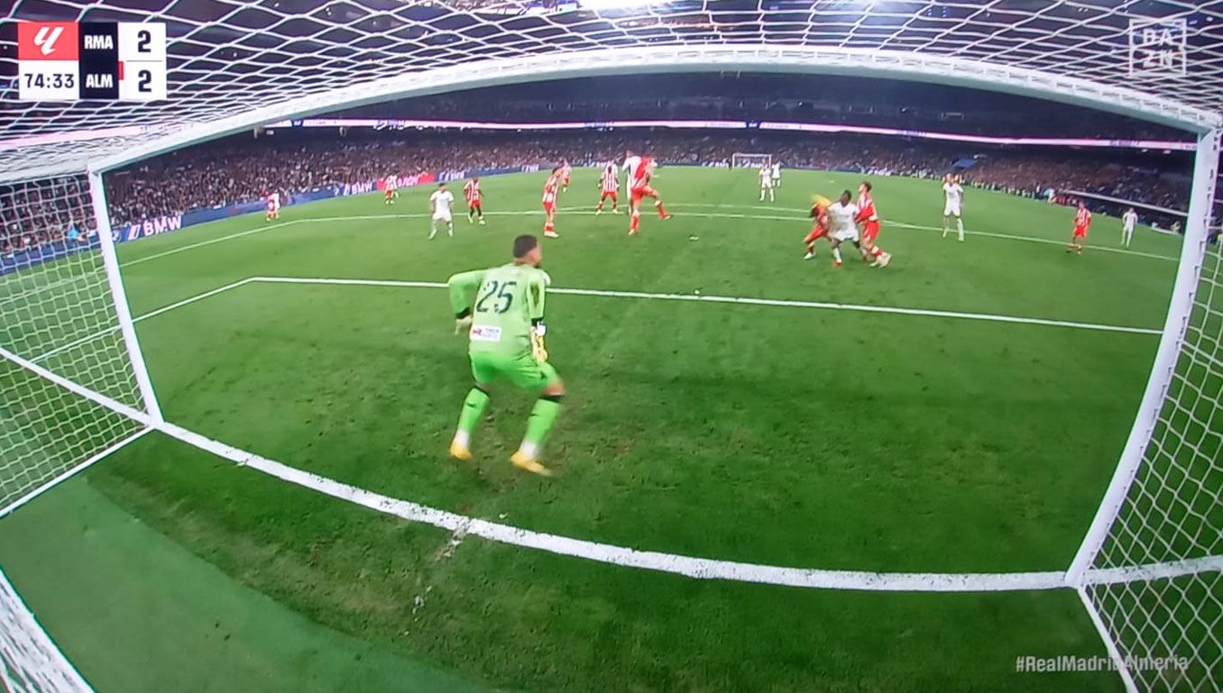  Una toma del gol de Vinicius que no se vio durante la deliberación del VAR.