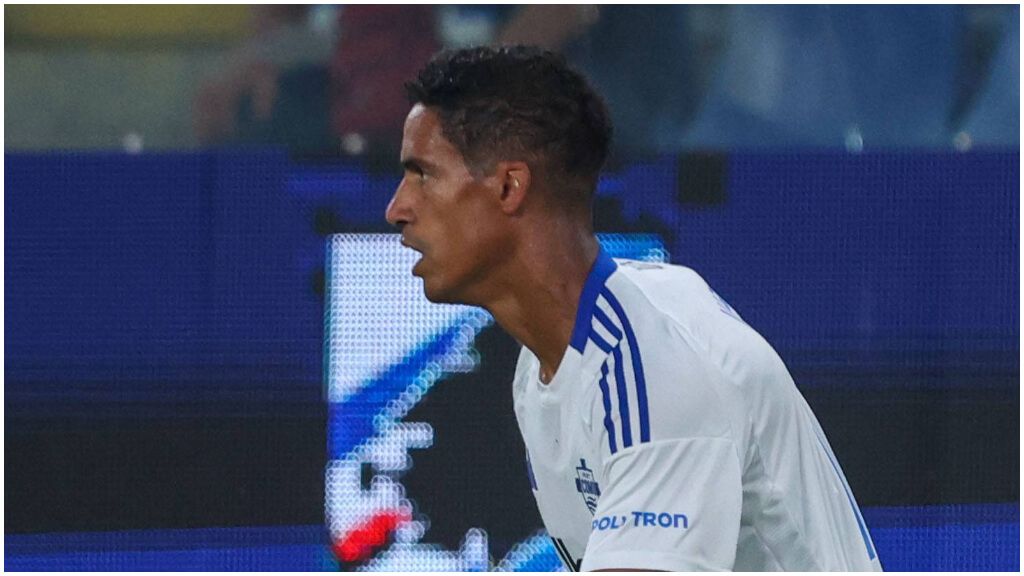  Varane, en su primer partido con el Como. (Cordon Press)
