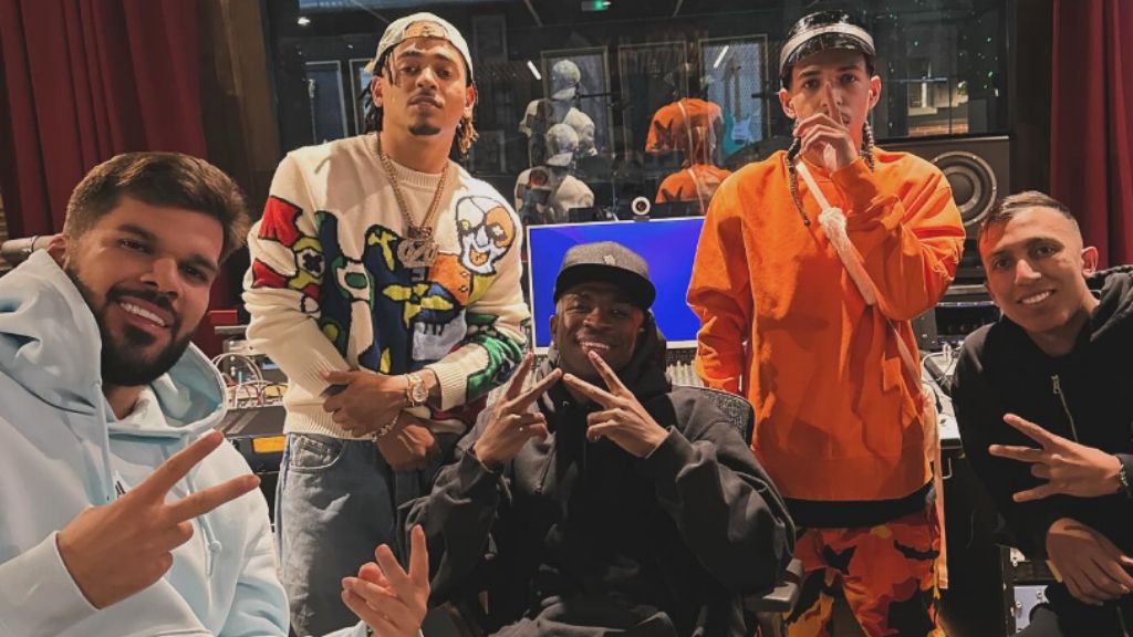  Vinicius posa junto a Ozuna en un estudio de grabación (@ozuna)