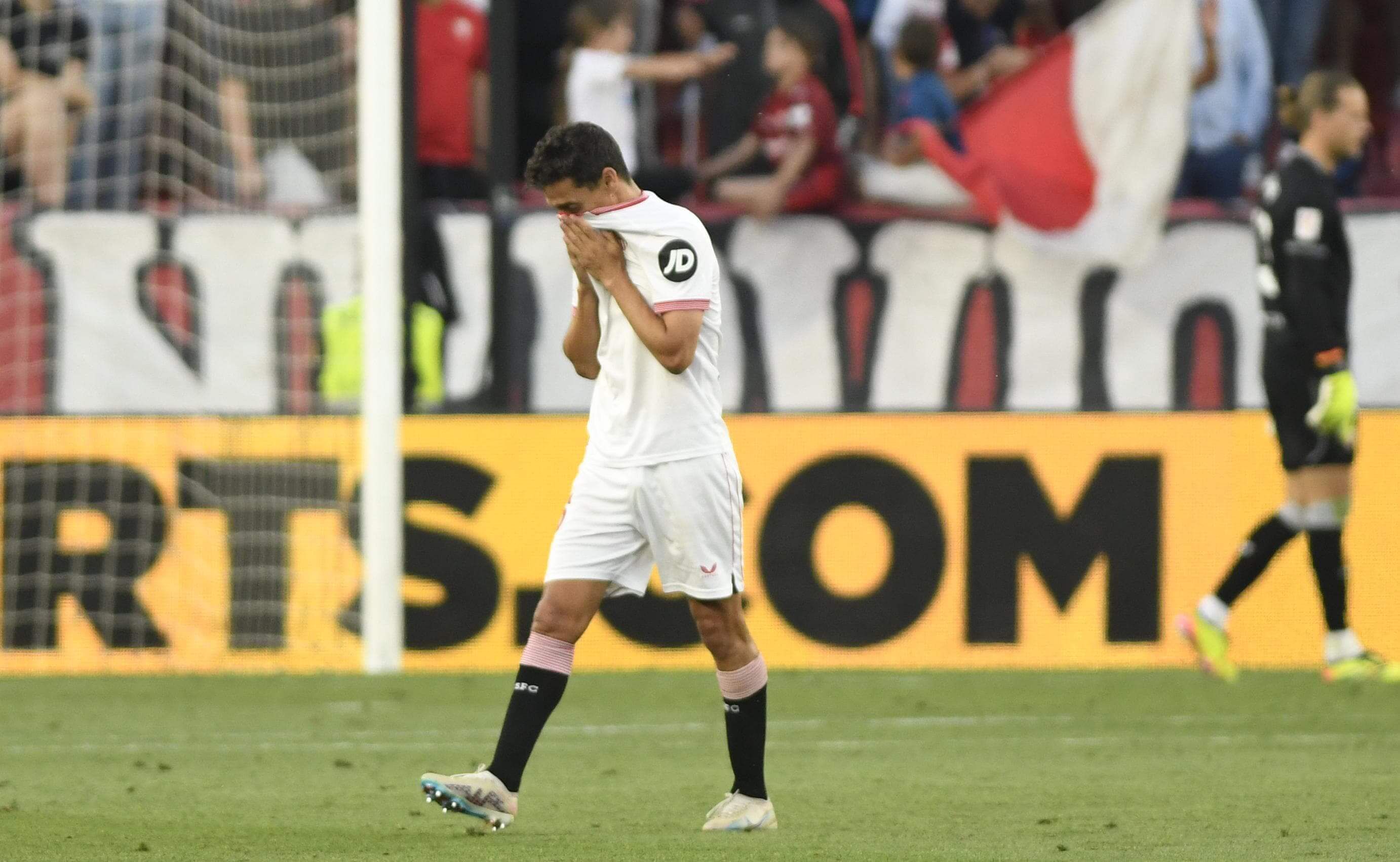 Jesús Navas es sustituido en el Ramón Sánchez Pizjuan.