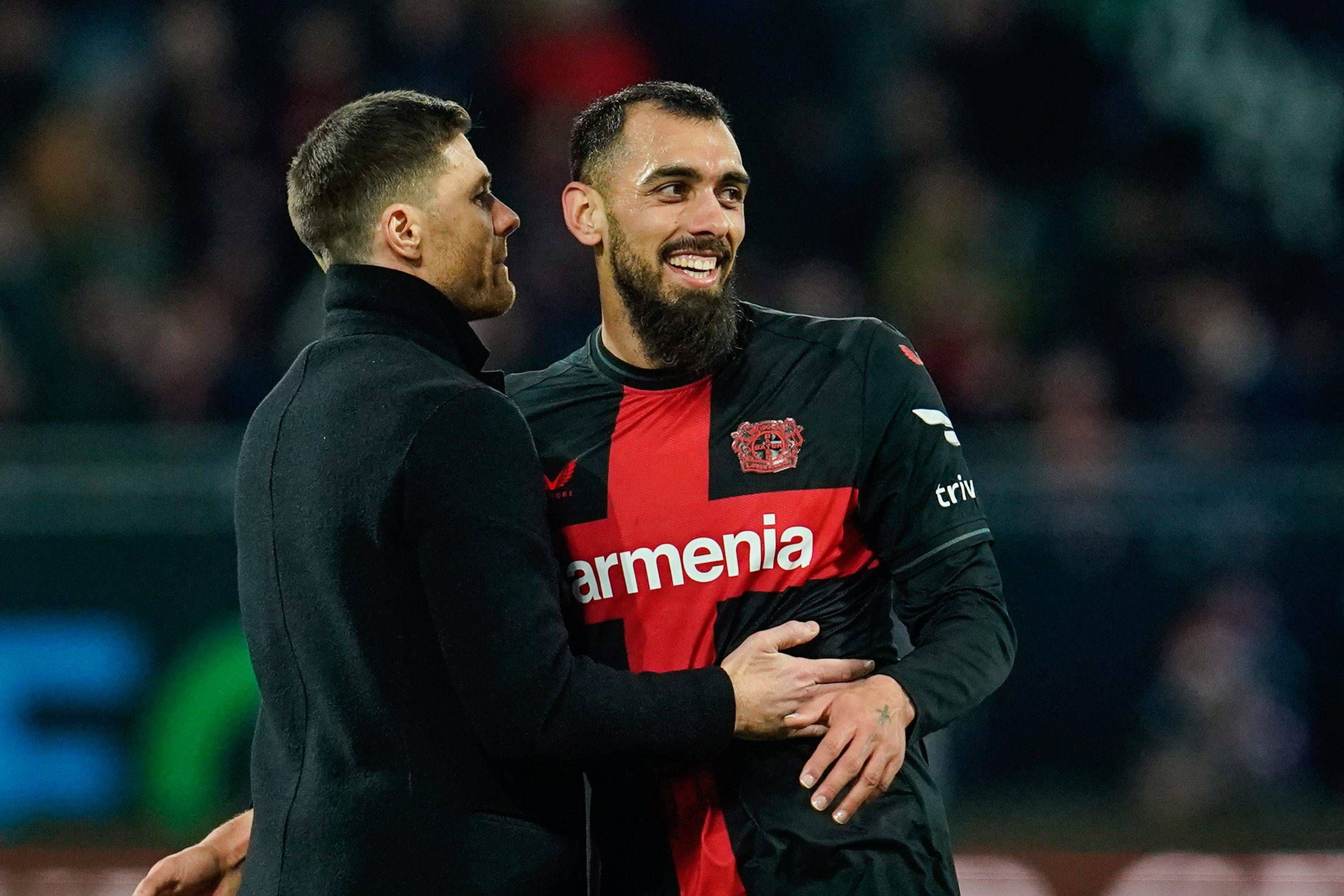  Xabi Alonso y Borja Iglesias en su primer partido en la Bundesliga.