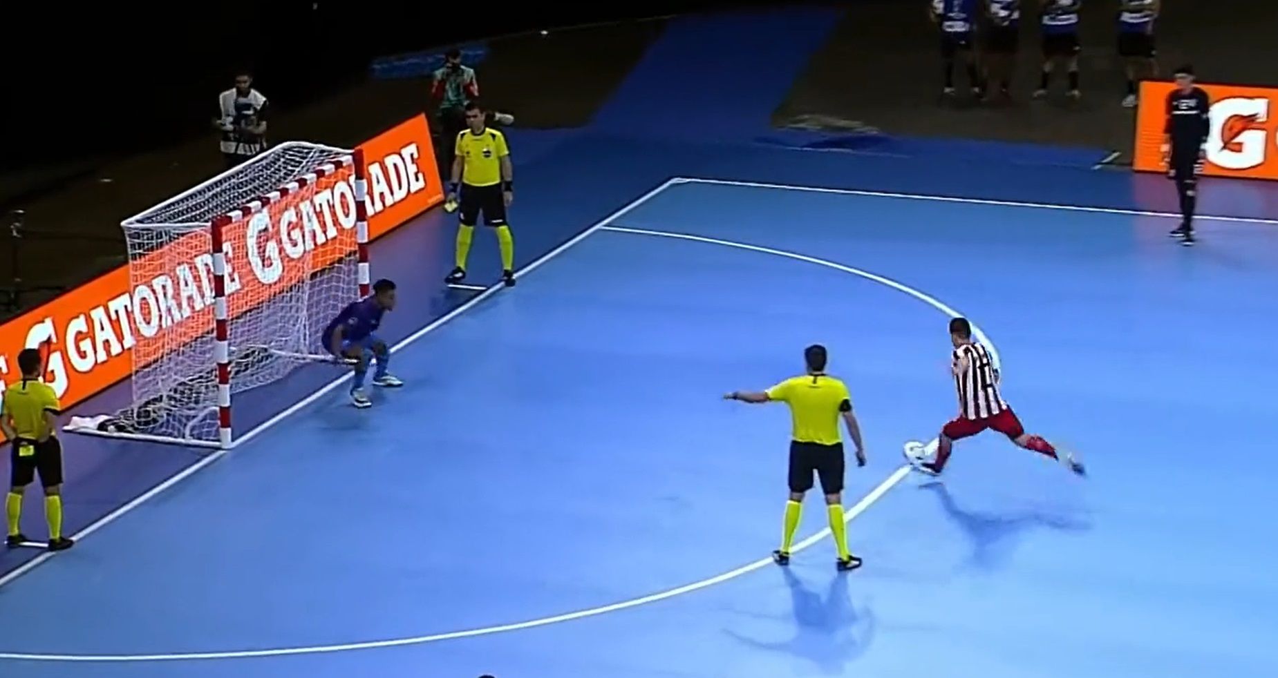  La posición adelantada de Gerson.