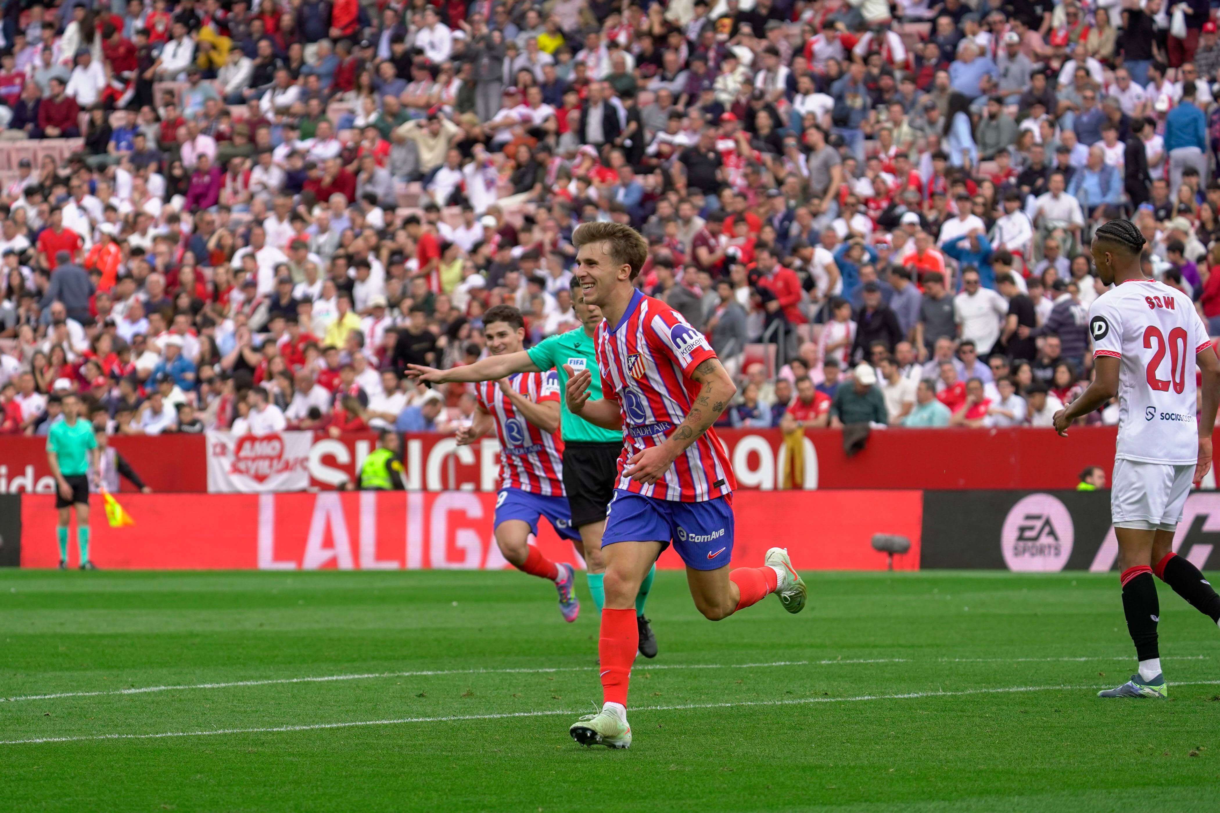  Pablo Barrios, celebrando su gol ante el Sevilla.