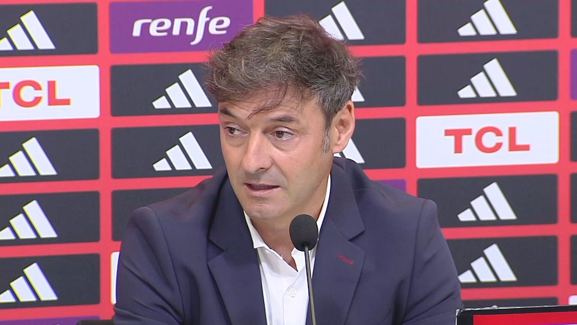  Santi Denia, en rueda de prensa.