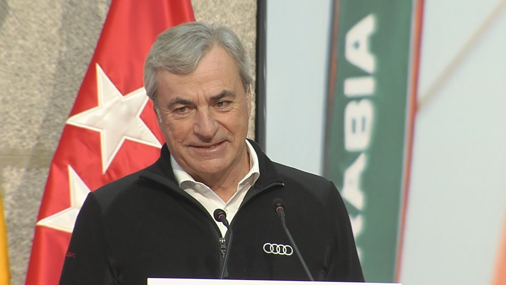 Carlos Sainz, durante su discurso en el homenaje