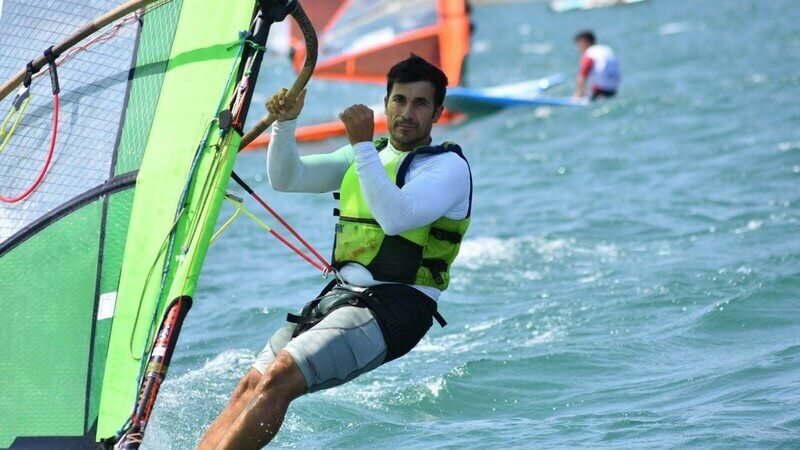  Curro Manchón, del CN Sevilla, revalida el título de campeón de España Máster.