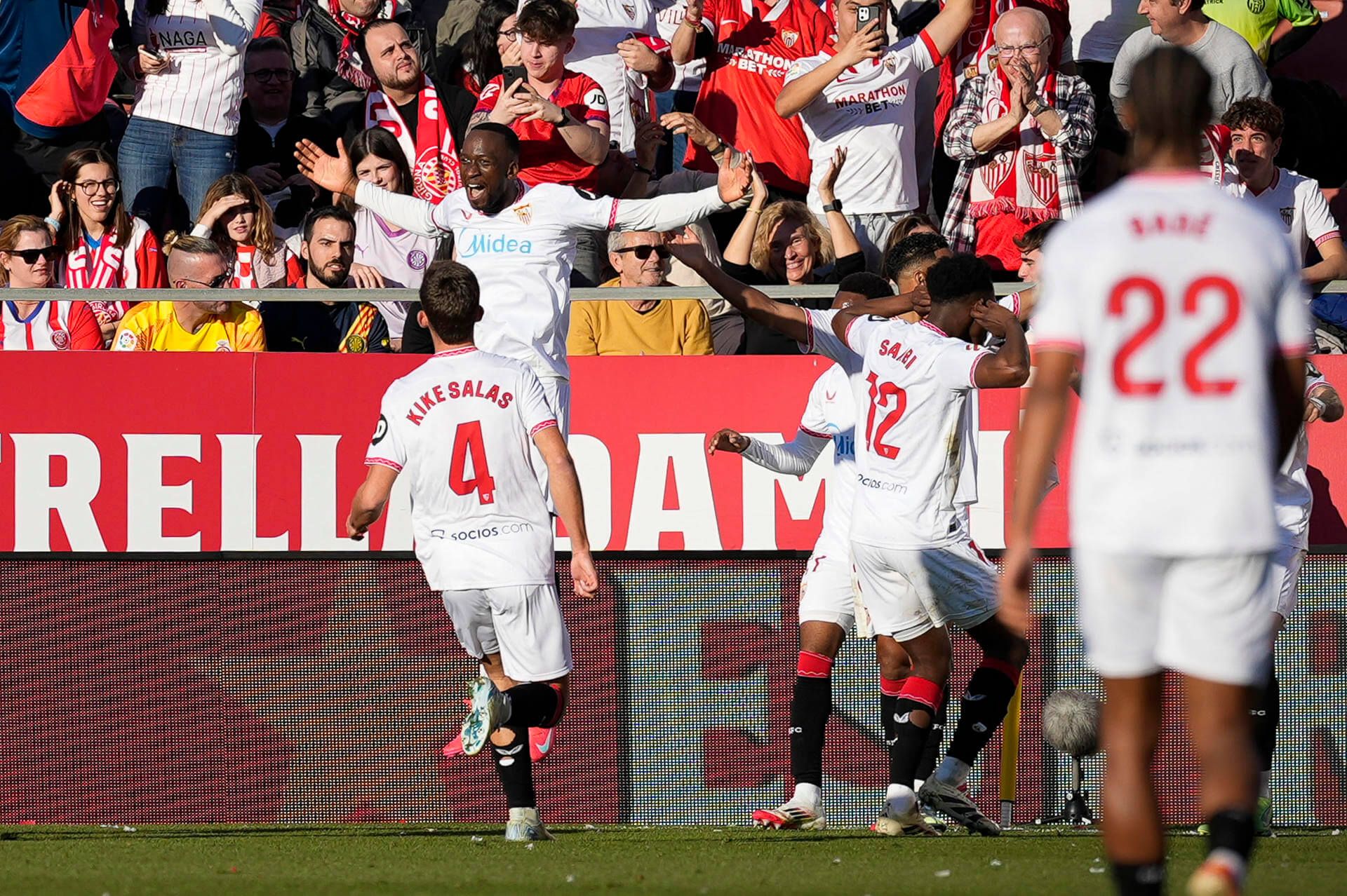  Celebración del tanto de Dodi Lukebakio ante el Girona.