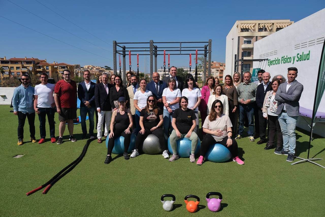 Inauguración de una Unidad Activa de Ejercicio Físico (UAEF) en Vélez-Málaga.
