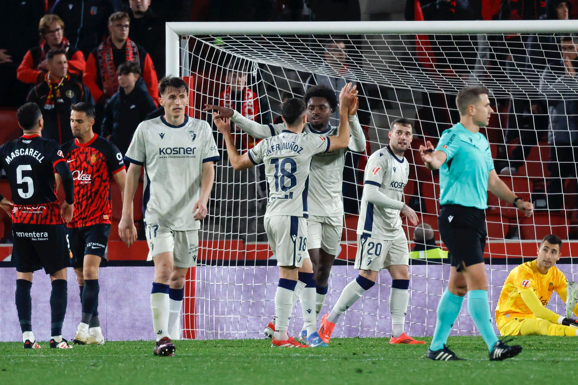  Boyomo celebra su gol en el Mallorca-Osasuna (FOTO: EFE).