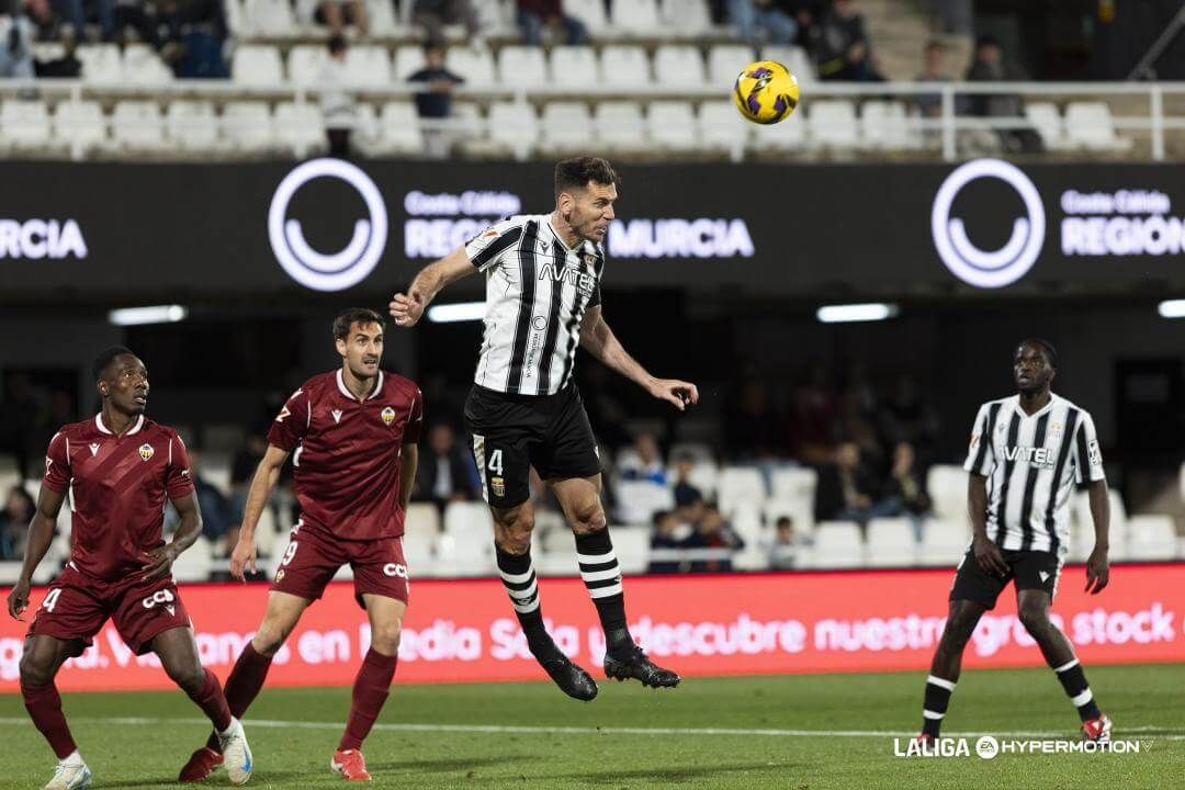 Lance del Cartagena - Castellón; Selim El Jebari fue el mejor del partido.