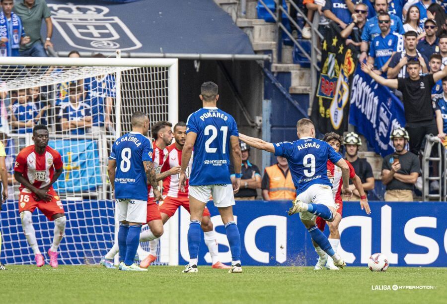  Alemao, durante el Real Oviedo - Almería.