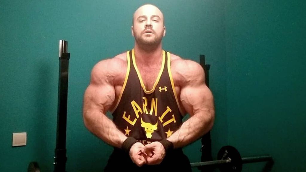  Alfredo Martín mostrando su progreso en redes sociales (Fuente: heroefitness)