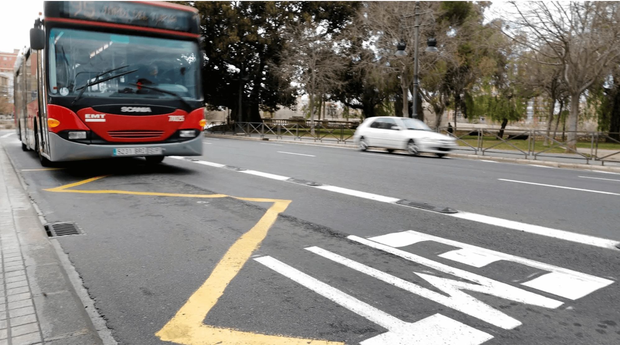  Un autobús de la EMT