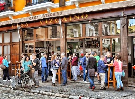  Bar El Vizcaíno lleno antes de la pandemia del coronavirus