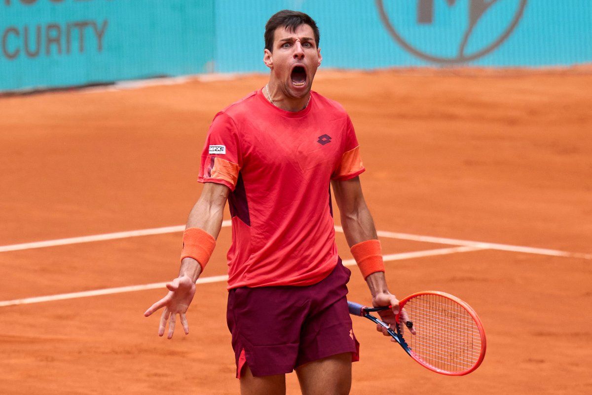  Bernabé Zapata celebra el pase a octavos de final