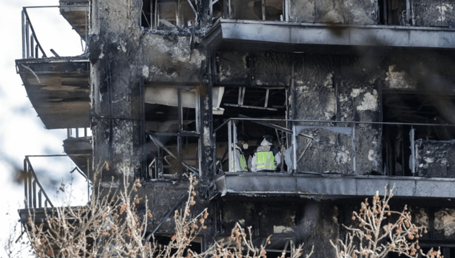  Bomberos en el incendio dónde vivía Roger Martí