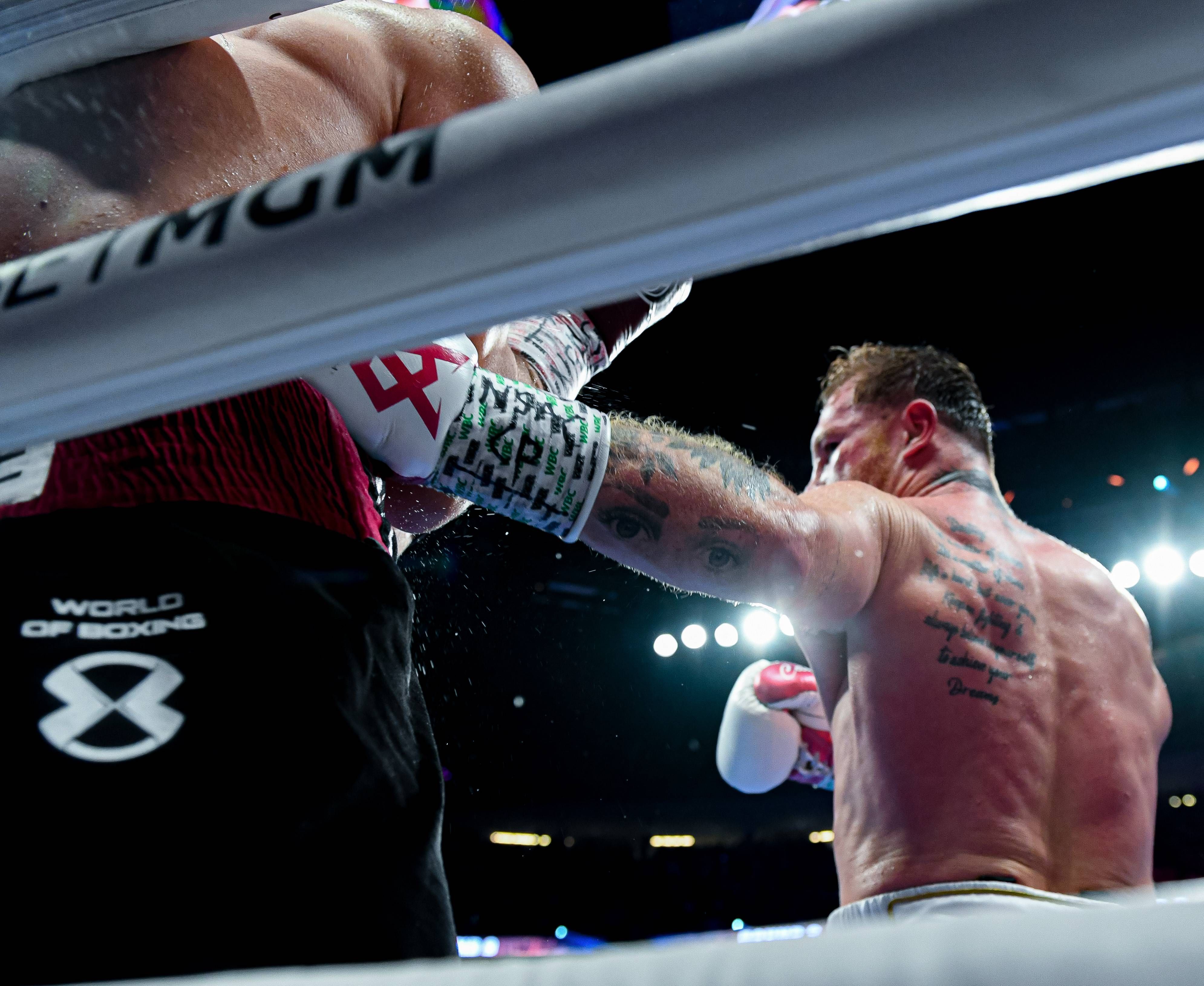  Canelo Álvarez durante un combate (Cordon Press)
