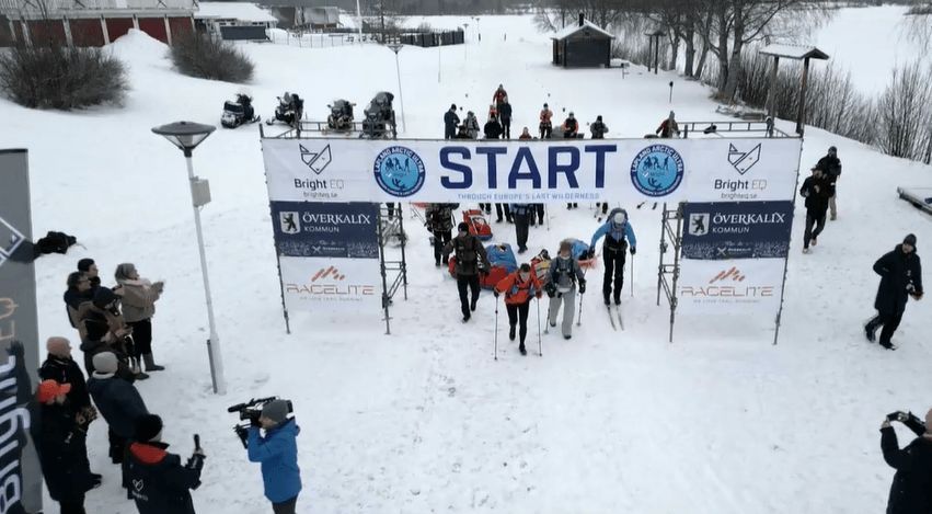 La salida de la Arctic Ultra con 14 corredores