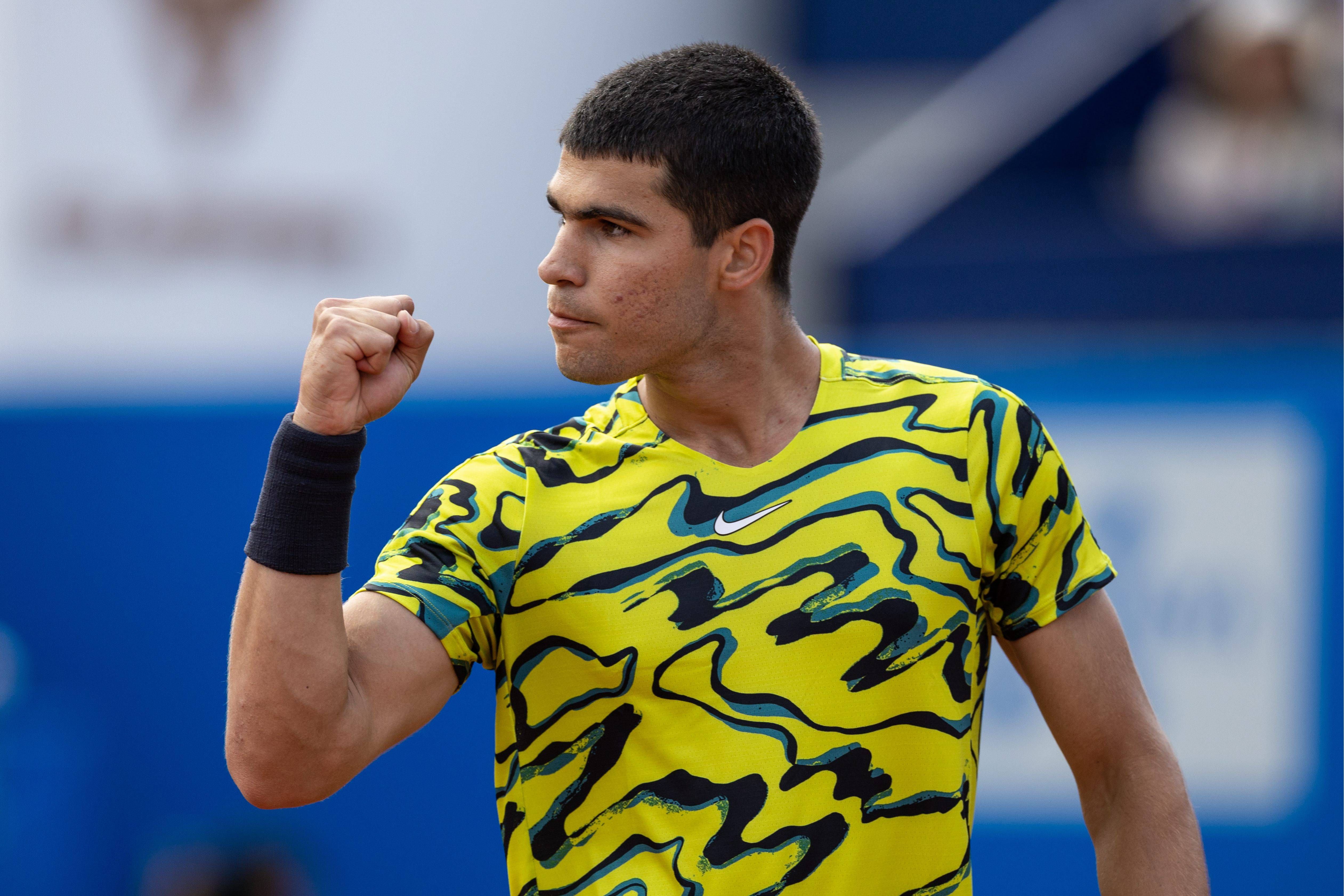  Carlos Alcaraz celebra un punto en el Conde de Godó.
